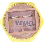 Order Capteur de température de liquide de refroidissement by VEMO - V15-99-1982 For Your Vehicle