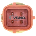 Order Capteur de température de liquide de refroidissement by VEMO - V527200961 For Your Vehicle