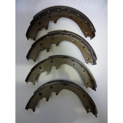 Rear New Brake Shoes by PROMAX - 12-670R pa1